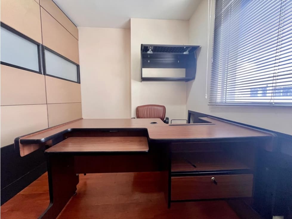 Renta Oficina AMOBLADA 86 m2 en la Francisco de Orellana — foto 6