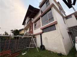 Venta Casa 4 dormitorios 341 m2 Pinar bajo / Norte de Quito