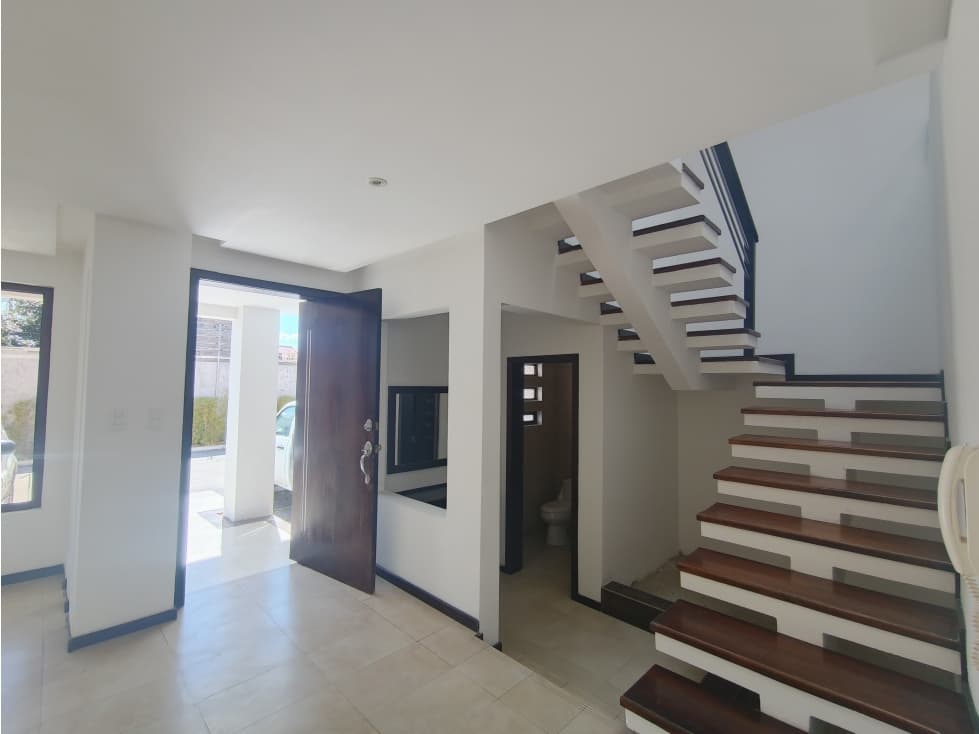 CASA 4 DORMITORIOS EN CONDOMINIO EN VENTA SECTOR AV DON BOSCO CUENCA — foto 5