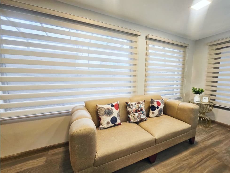 HERMOSO DEPARTAMENTO EN RENTA AV. 10 DE AGOSTO CUENCA — foto 5