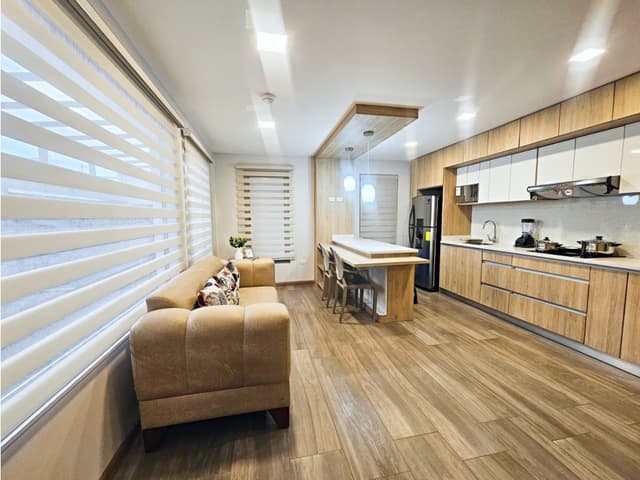 HERMOSO DEPARTAMENTO EN RENTA AV. 10 DE AGOSTO CUENCA