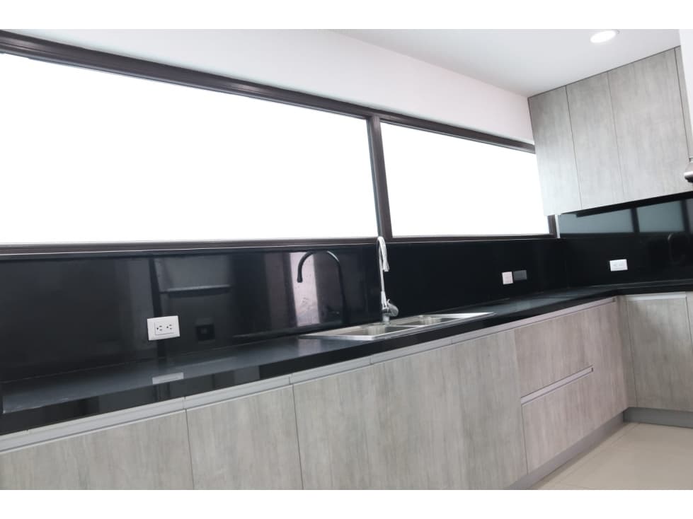 DEPARTAMENTO EN RENTA SECTOR MISICATA CUENCA — foto 1