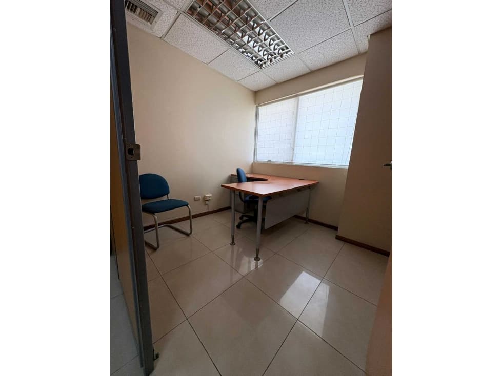 VENTA DE OFICINA EDIFICIO TRADE BUILDING — foto 6
