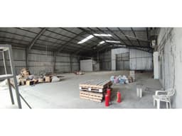 TERRENO INDUSTRIAL CON OFICINAS Y GALPONES