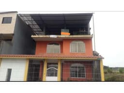 CASA EN LA URB PORTON DEL RIO- SANTO DOMINGO DE LOS TSACHILAS