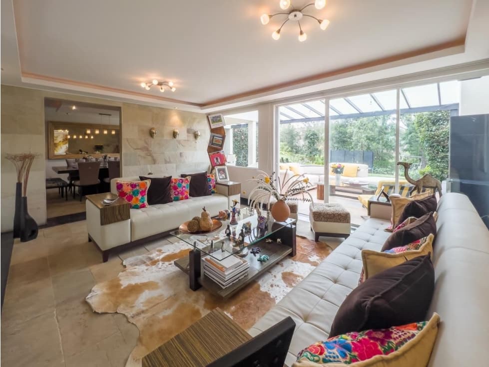 Casa VENTA 329m2 Cumbayá Intervalles jardín grande 387m2 — foto 4