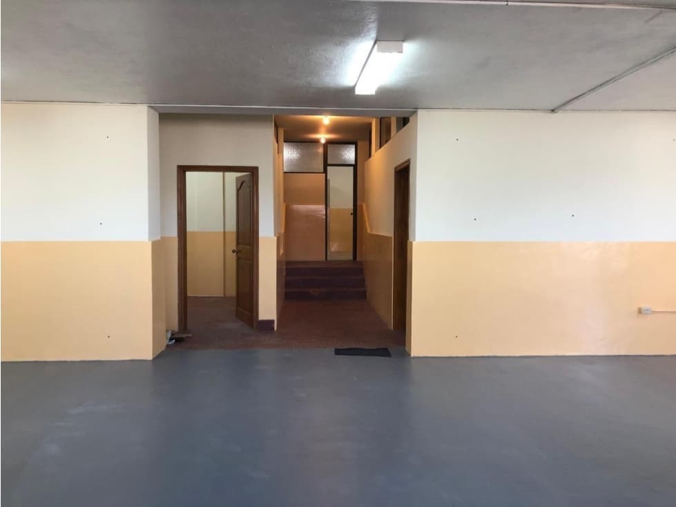 Carcelén, Galpón Renta, 315m2,  5 Ambientes, 5 Baños — foto 5