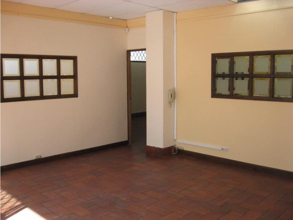 Carcelén, Galpón Renta, 315m2,  5 Ambientes, 5 Baños — foto 4
