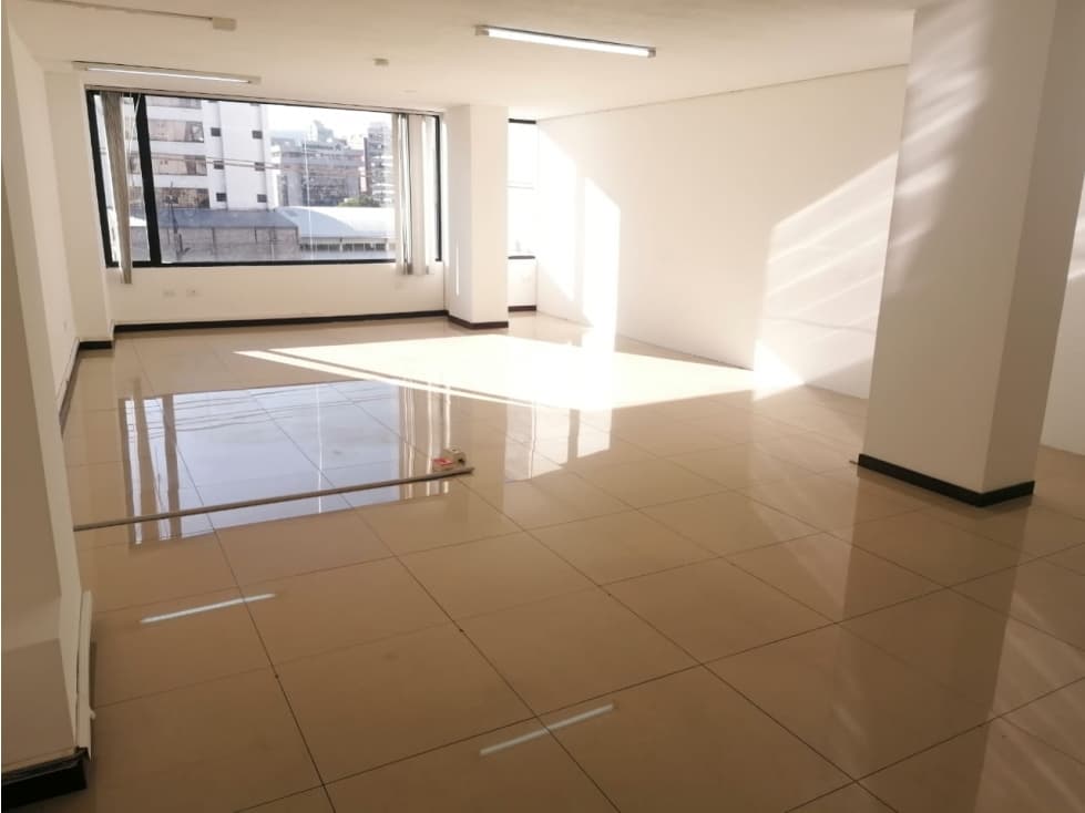 Iñaquito, LOCAL en Renta, 145m2, 6 Ambientes — foto 2
