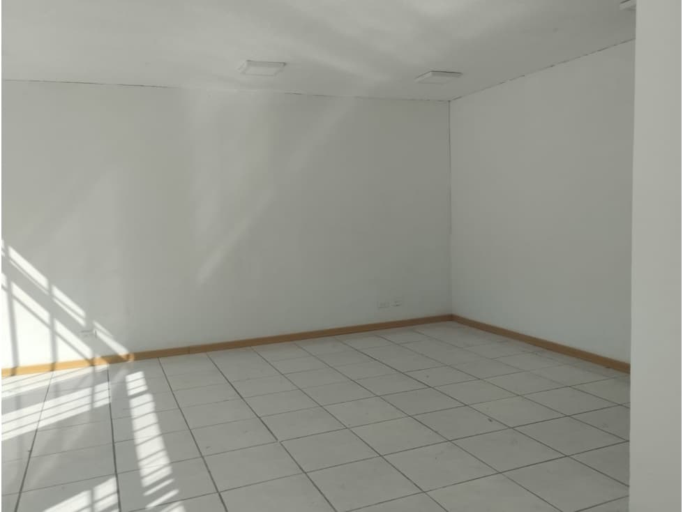 González Suárez, Local Comercial en Renta, 65m2, 3 Ambientes — foto 3