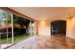 Miravalle, Casa en Renta 300m2, 4 Habitaciones