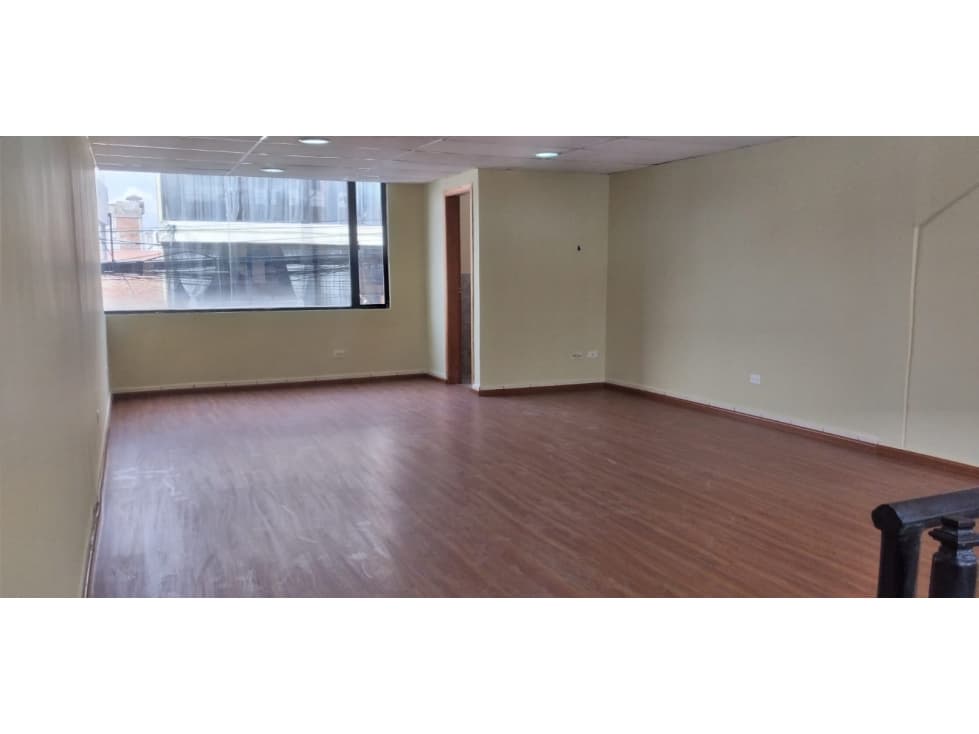 Tumbaco, Local Comercial en Renta, 100m2, 2 Ambientes — foto 1