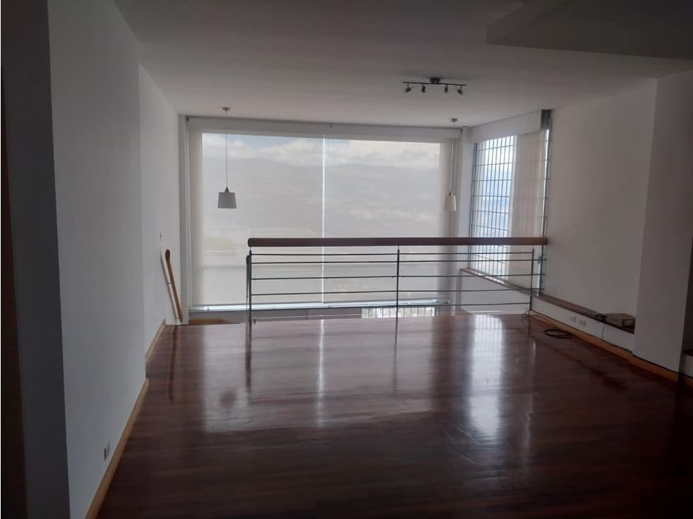 Lomas de Monteserrín, Departamento Duplex, 170m2 — foto 2