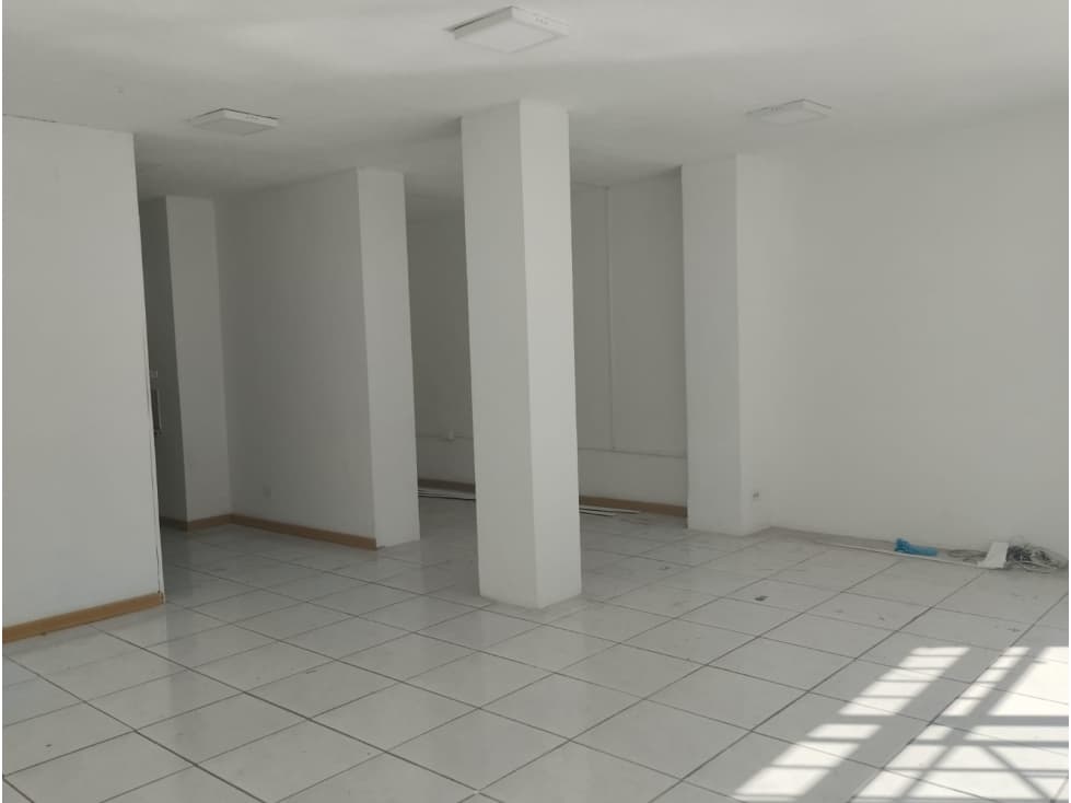 González Suárez, Local Comercial en Renta, 65m2, 3 Ambientes — foto 2