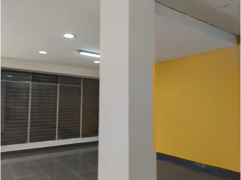 La Pradera, Local Comercial en Renta, 140m2, 4 Ambientes. — foto 2