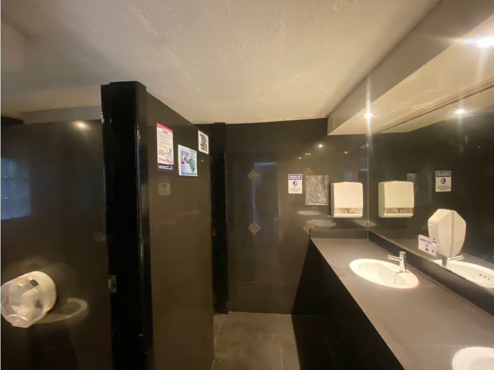 ? ¡OPORTUNIDAD ÚNICA EN QUITO! ?  ? ¡LOCAL EN VENTA! ?  ? — foto 1