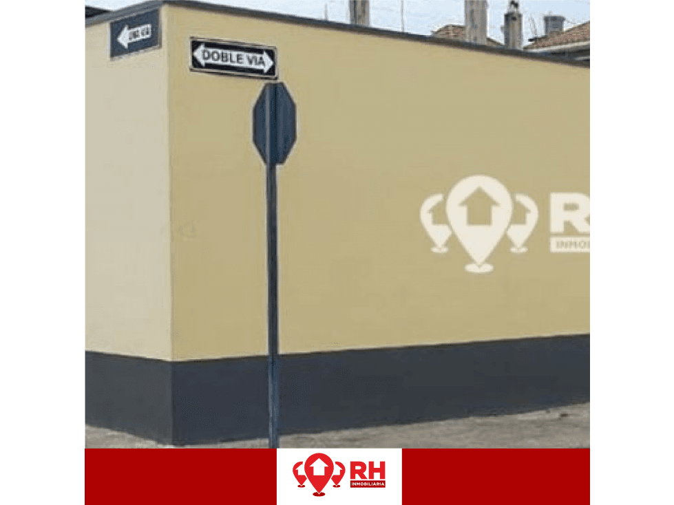CASA ESQUINERA CON GARAJE  EN VENTA AL OESTE DE MACHALA  #743 — foto 2