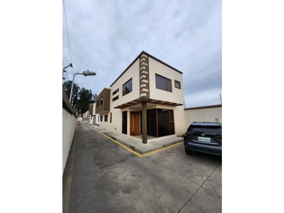 CASA EN VENTA PARQUE INDUSTRIAL 110.000 NEG. CUENCA-ECUADOR — foto 1