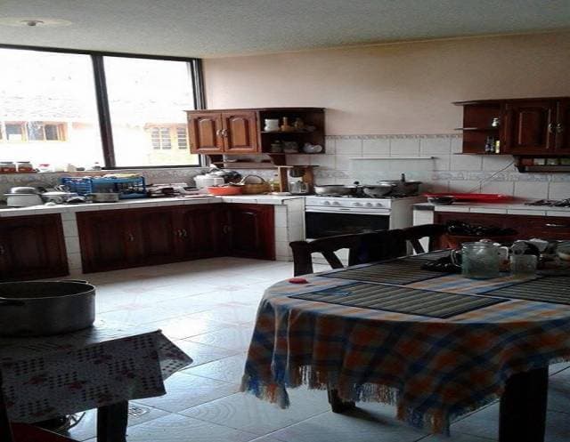 HERMOSA CASA EN UN SECTOR CENTRAL DE OTAVALO — foto 2