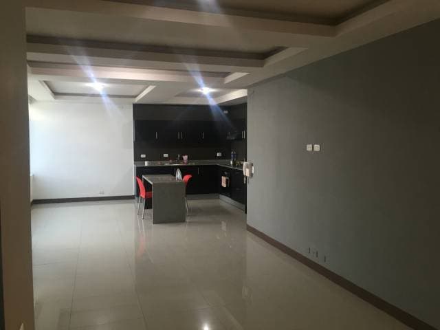 ESPECTACULAR SUITE, EN EL MEJOR SECTOR DE MANTA, EDIFICIO EXCLUSICO, ANTISISMICO!!! — foto 4