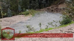 Terreno en Urbanizacion Tarqui 1600m2 con bosque, topografía Inclinada