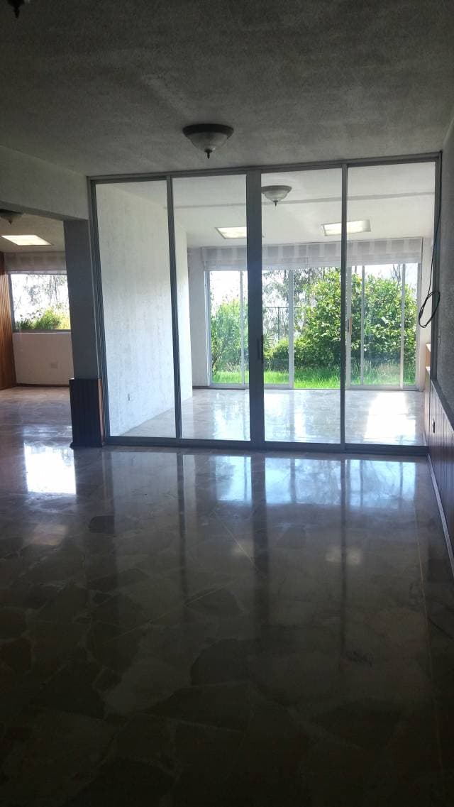 Amplio departamento de arriendo en la Gonzales Suarez — foto 3