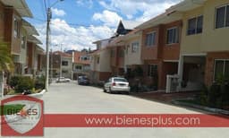 Casa de oportunidad, dentro de conjunto cerrado