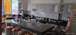 VENTA CASA CON PISCINA
