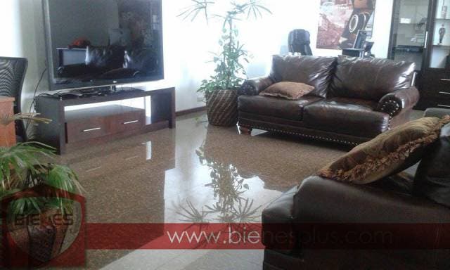 Departamento de primera, cerca de la U. de Cuenca — foto 1