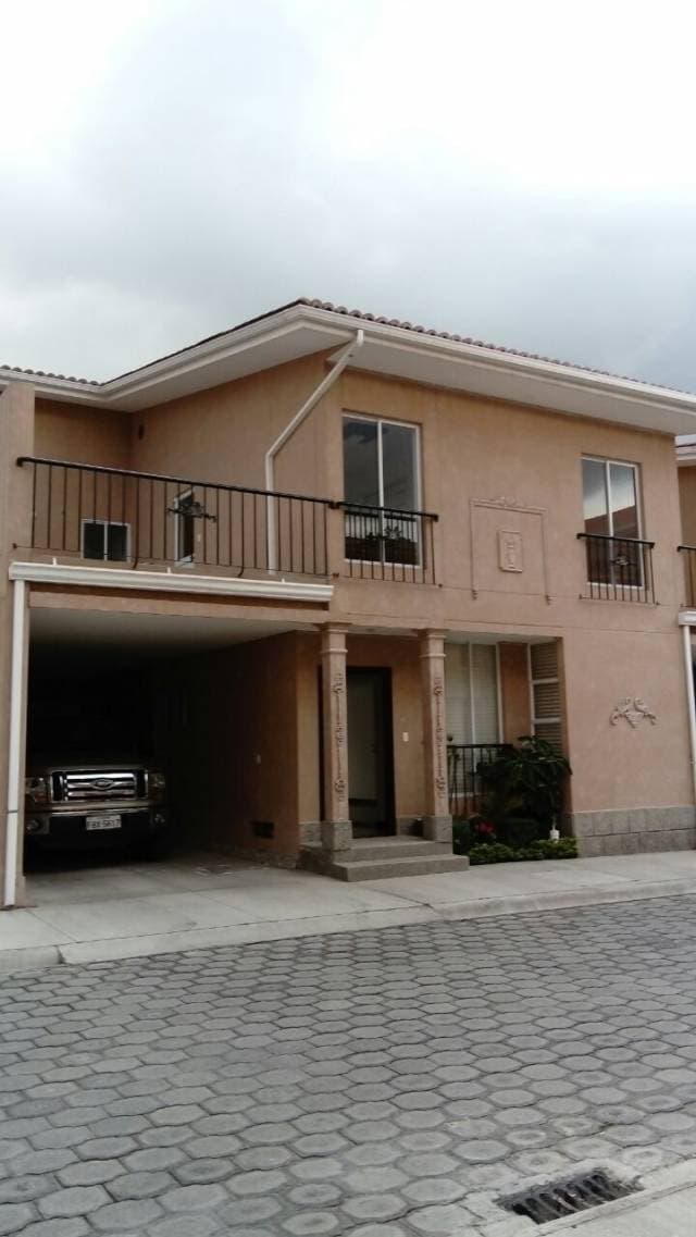 CASA DE VENTA SECTOR VALLE DE LOS CHILLOS — foto 1