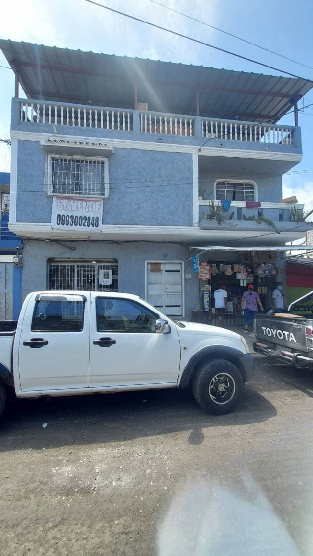 VENDO  HERMOSA CASA  RENTERA DE 3 PLANTAS — foto 2
