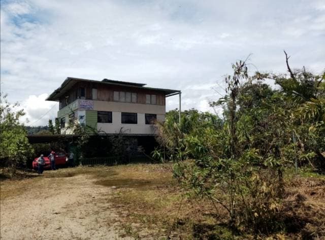 casita con buena vista y amplio terreno — foto 2
