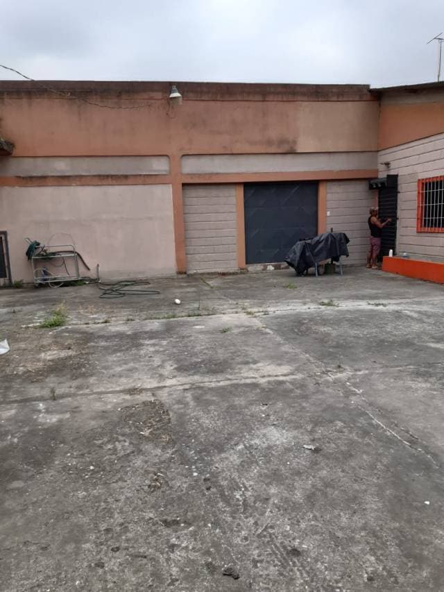 VENDO GALPON CON BODEGAS, OFICINAS Y PARQUEO — foto 2