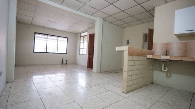 HERMOSA CASA DUPLEX CON DEPARTAMENTO AMPLIO — foto 1