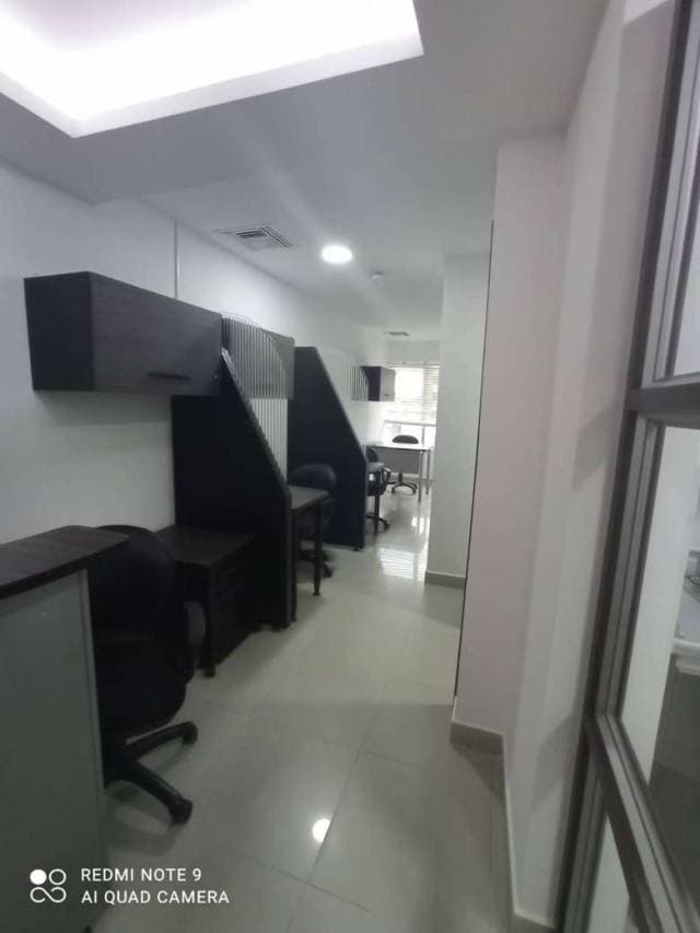 ALQUILER Oficina - Centro Empresarial Colón — foto 2