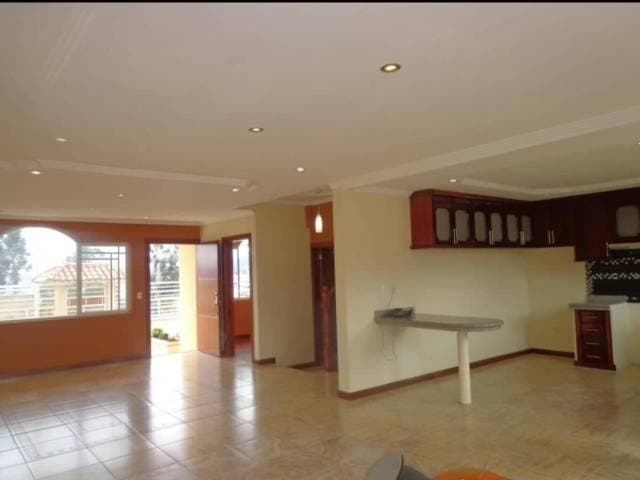 AMPLIA CASA DE VENTA EN SAN PEDRO DE EL CEBOLLAR — foto 2
