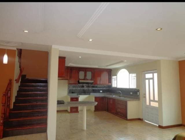 AMPLIA CASA DE VENTA EN SAN PEDRO DE EL CEBOLLAR — foto 3