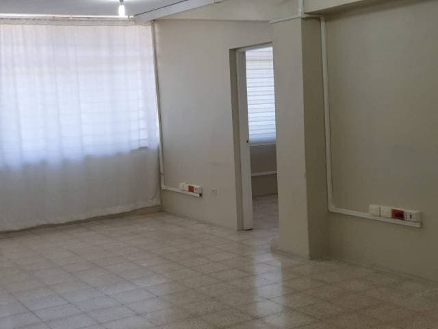 MANTA ALQUILO LINDA OFICINA — foto 2