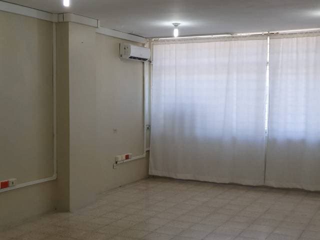 MANTA ALQUILO LINDA OFICINA — foto 4
