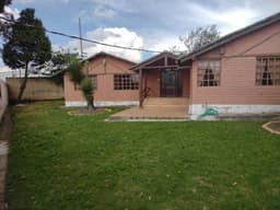 DE OPORTUNIDAD VENDO CASA AMPLIA Y ACOGEDORA
