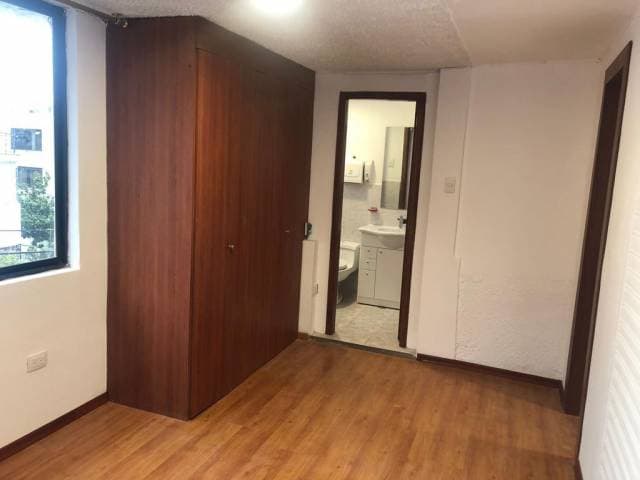 ARRIENDO HERMOSO DEPARTAMENTO REMODELADO — foto 4