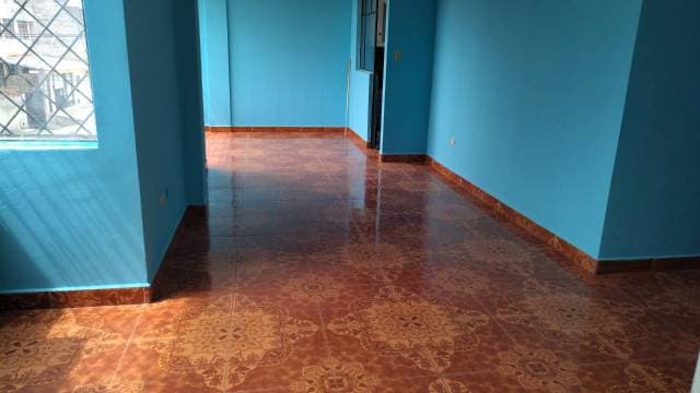 GRANDE Y LINDO DEPARTAMENTO CERCA AL TERMINAL QUITUMBE — foto 1