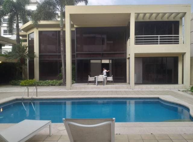 VENTA PRECIOSA CASA BIFAMILIAR EN OLIVOS 2 — foto 2