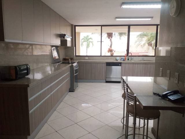 VENTA PRECIOSA CASA BIFAMILIAR EN OLIVOS 2 — foto 7