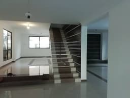 Venta de hermosa casa de 2 pisos ubicada en Urb privada Santa Maria de Casa Grande