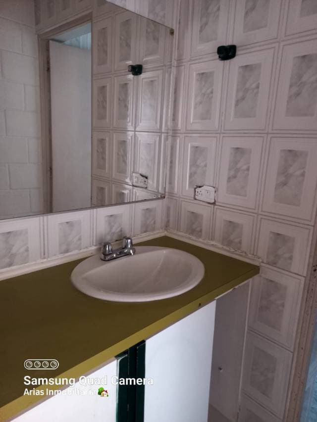 FLAMANTE DEPARTAMENTO, TODO SERVICIO — foto 1