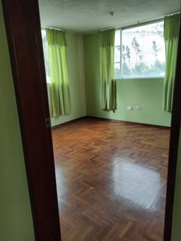 VENDO HERMOSA CASA A 5 MIN DEL CENTRO DE LATACUNGA