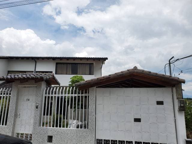 ARRIENDO CASA GRANDE SANGOLQUÍ — foto 2