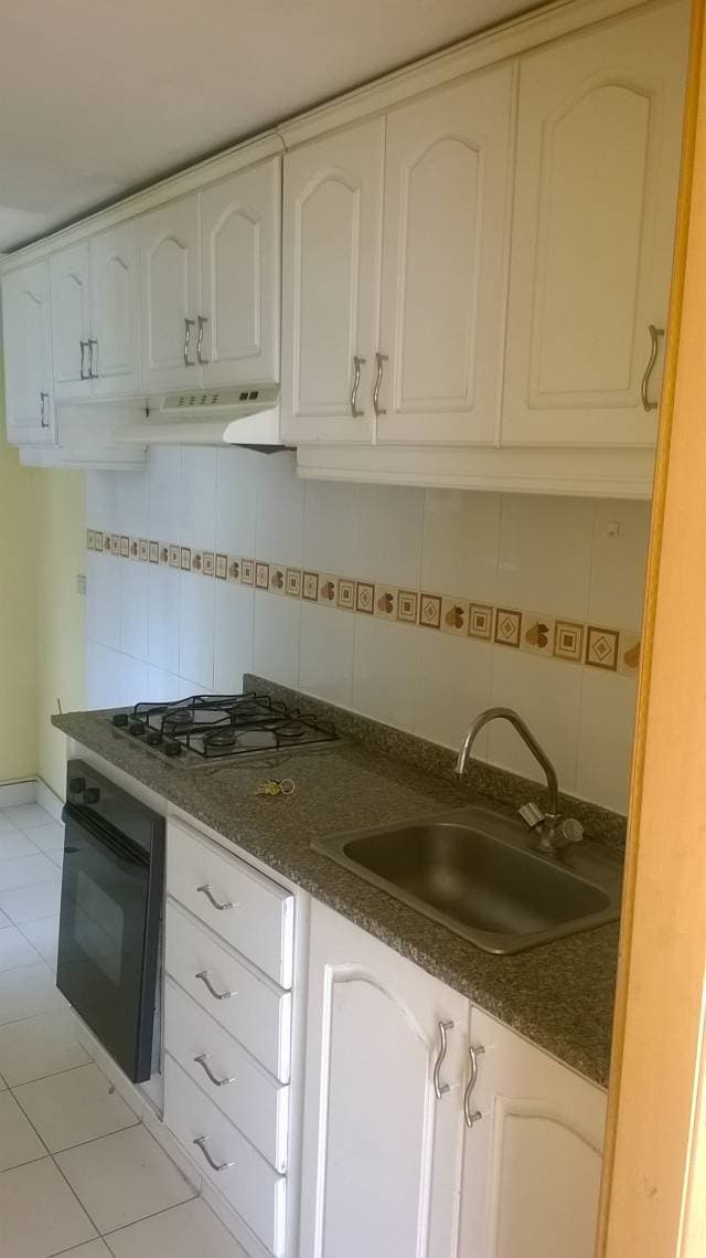 Amplio departamento 3 dormitorios 2 baños en conjunto privado. — foto 3