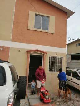 ALQUILO CASA EN LA PRIMERA ETAPA DE CIUDAD SANTIAGO
